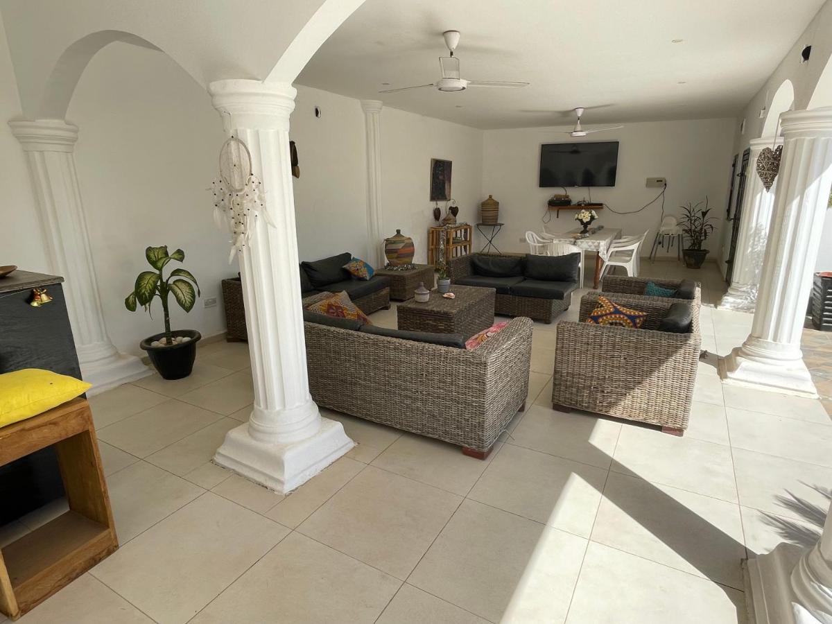 Dulaa Deema Residence Brufut Heights Tranquil Esterno foto